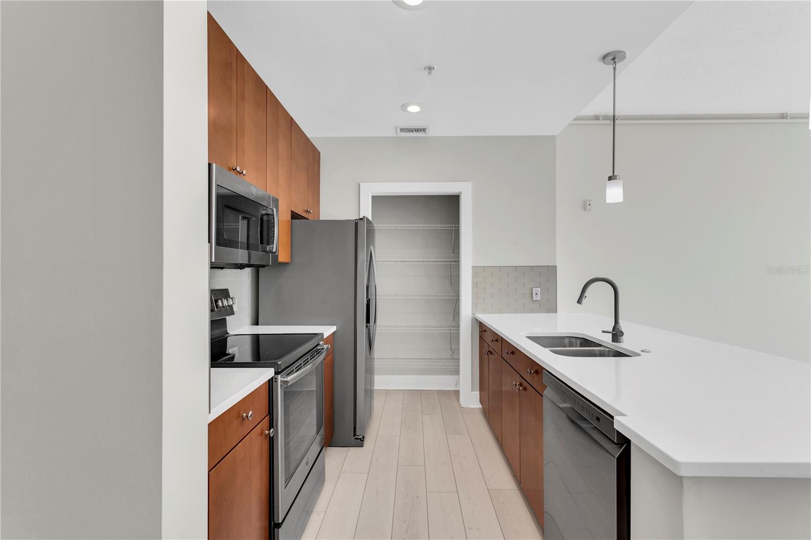 Image 13 of 50 For 1501 Doyle Carlton Drive 303