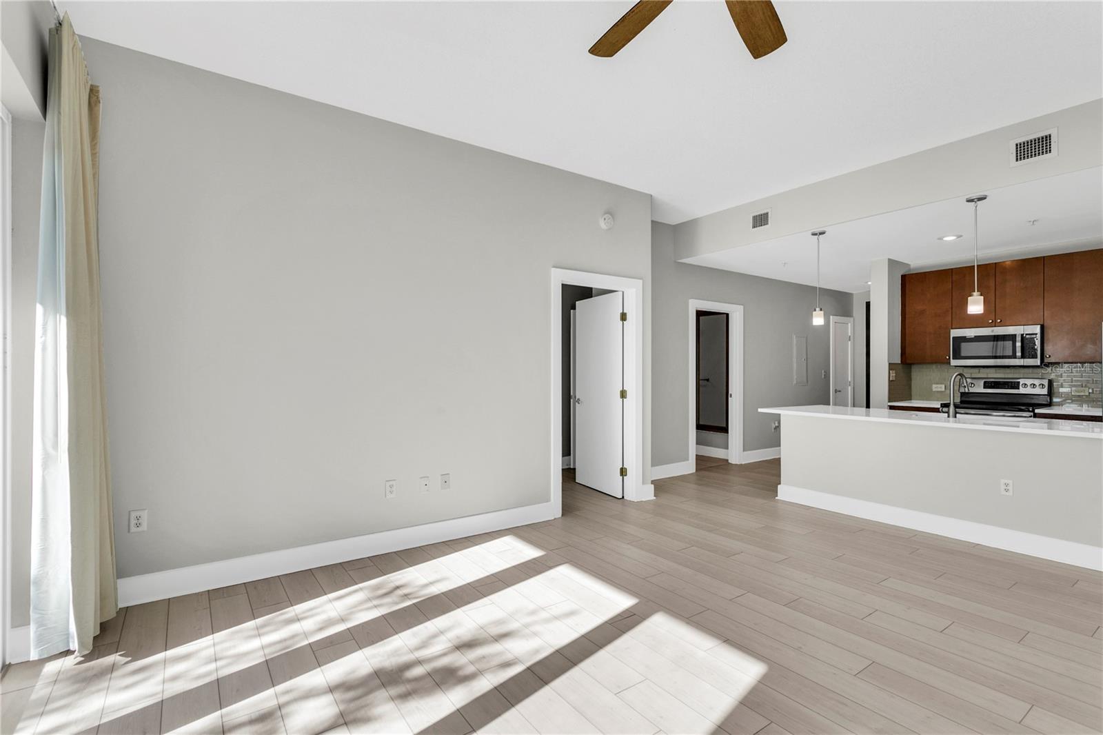 Image 16 of 50 For 1501 Doyle Carlton Drive 303