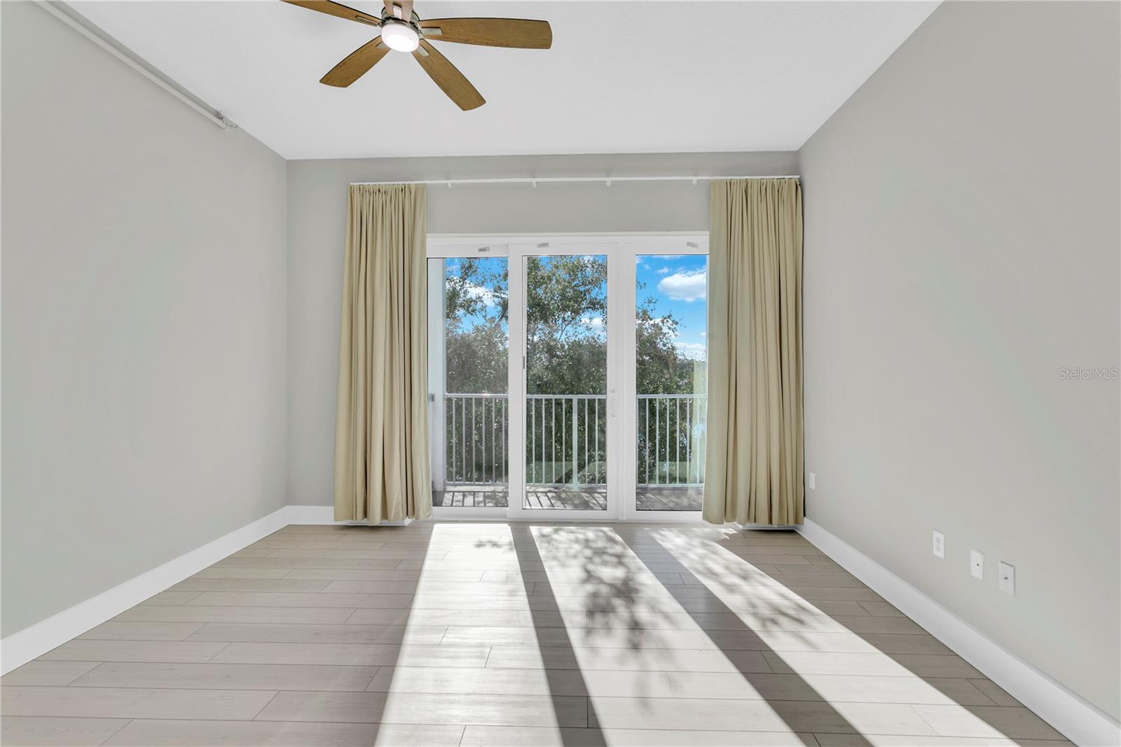 Image 22 of 50 For 1501 Doyle Carlton Drive 303
