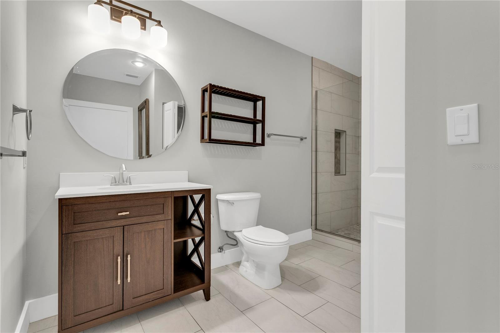 Image 32 of 50 For 1501 Doyle Carlton Drive 303