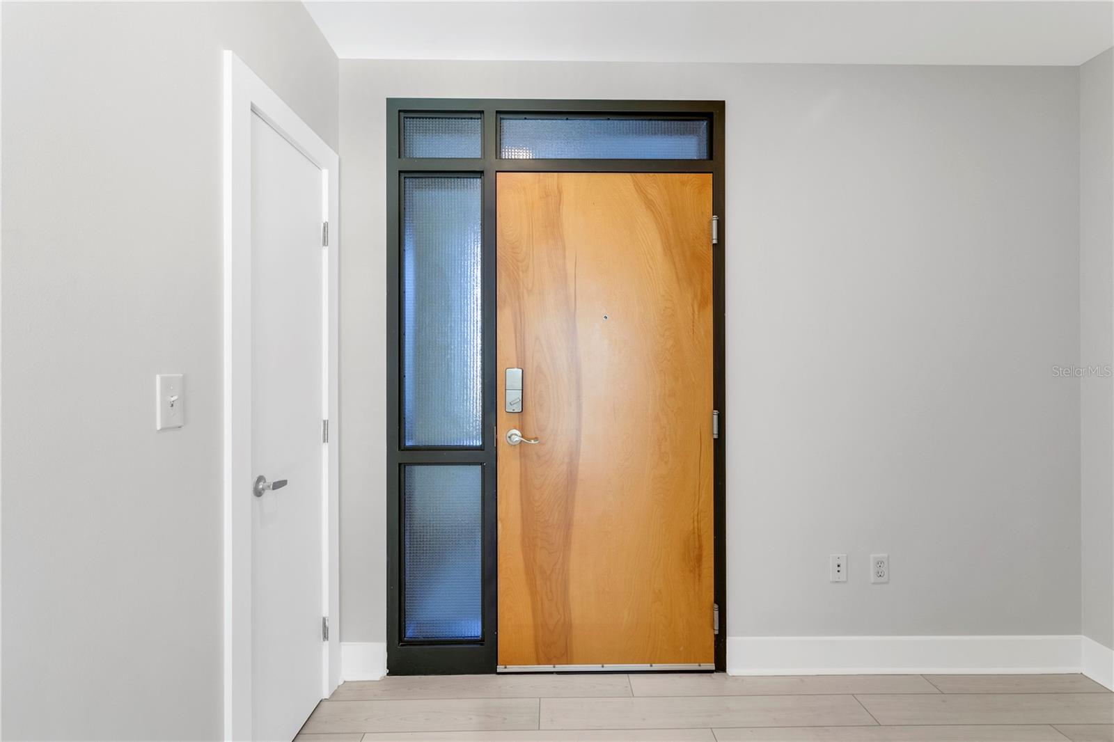 Image 4 of 50 For 1501 Doyle Carlton Drive 303