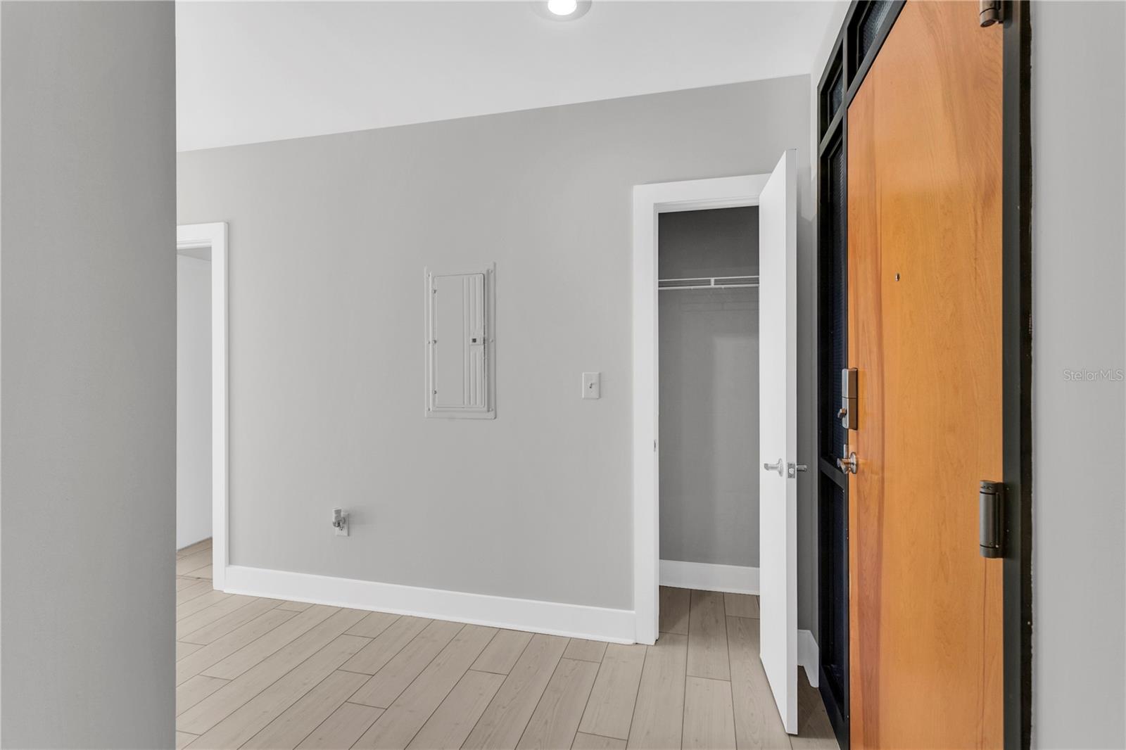 Image 6 of 50 For 1501 Doyle Carlton Drive 303