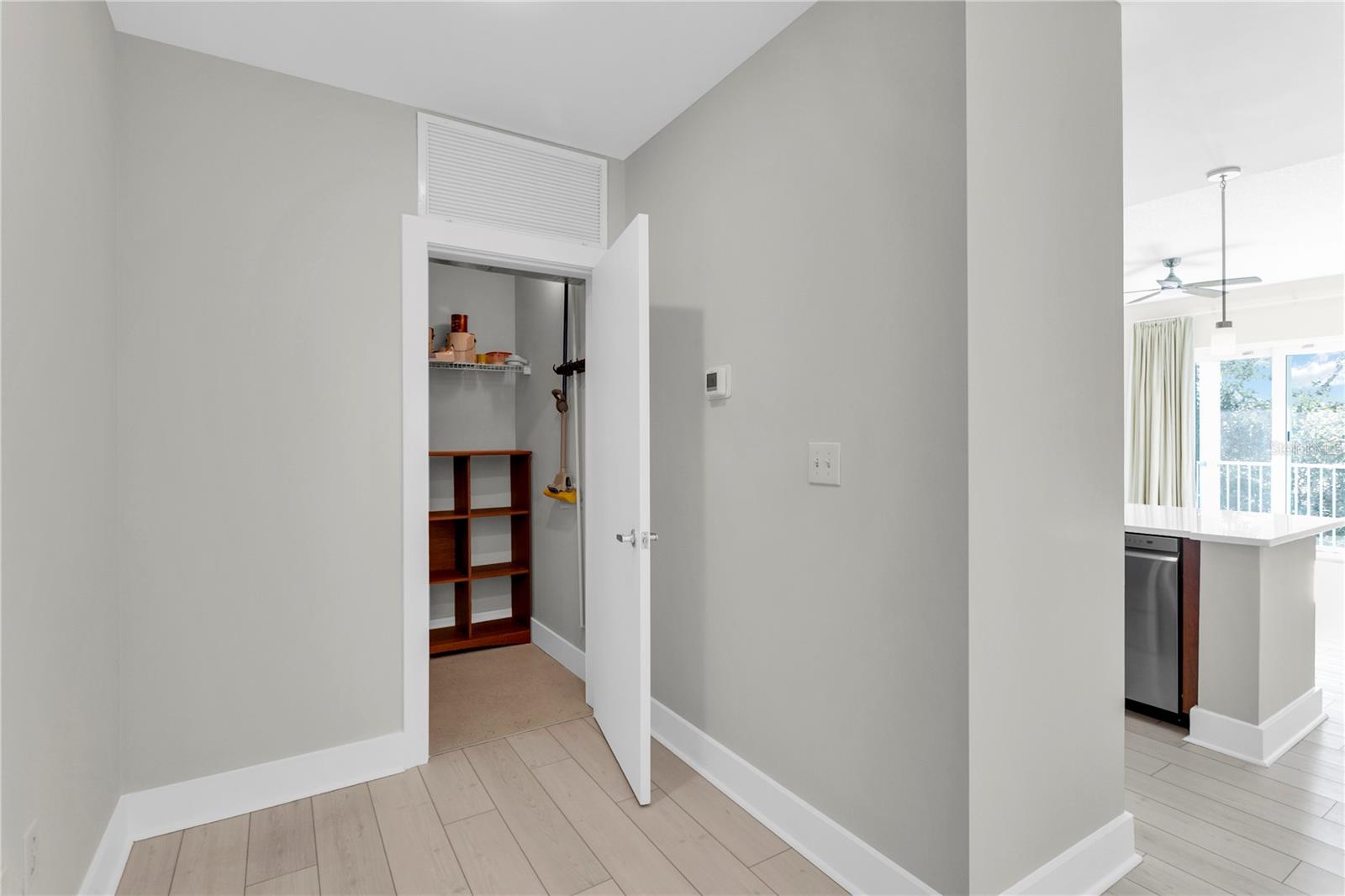 Image 8 of 50 For 1501 Doyle Carlton Drive 303