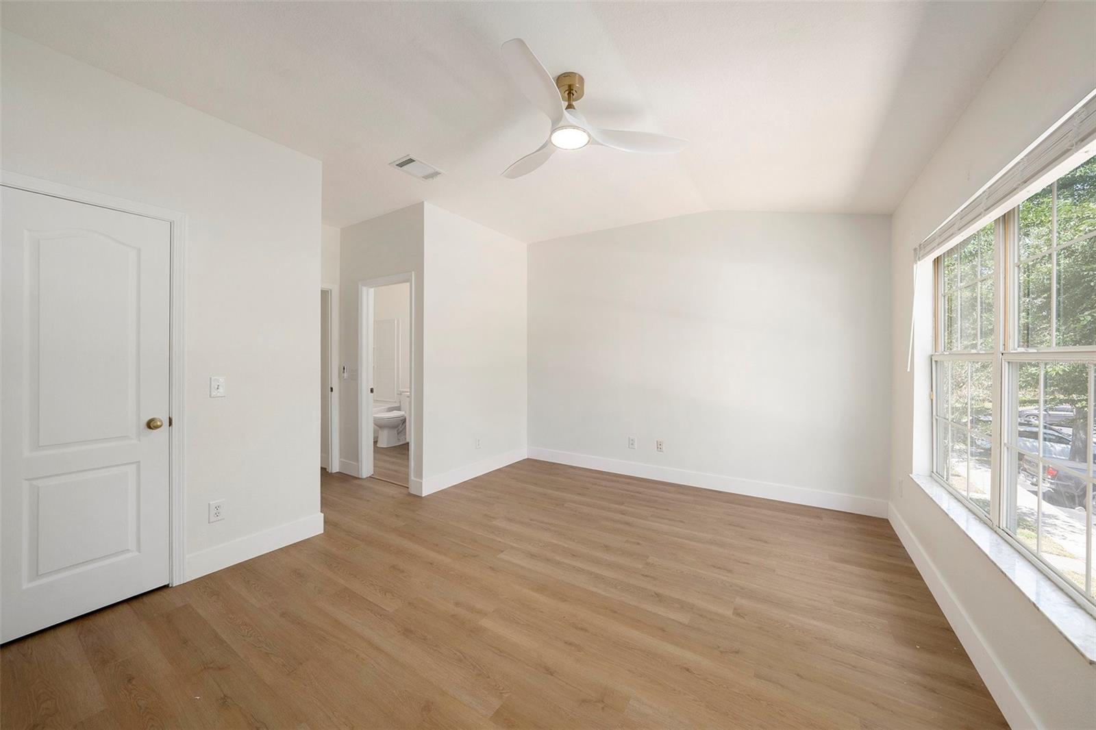 Image 10 of 19 For 12437 Foxmoor Peak Drive