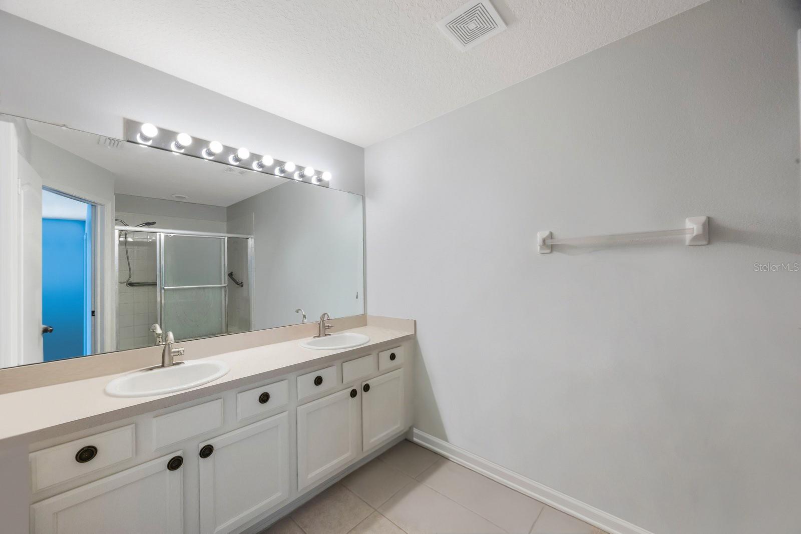 Image 19 of 33 For 2733 Conch Hollow Drive