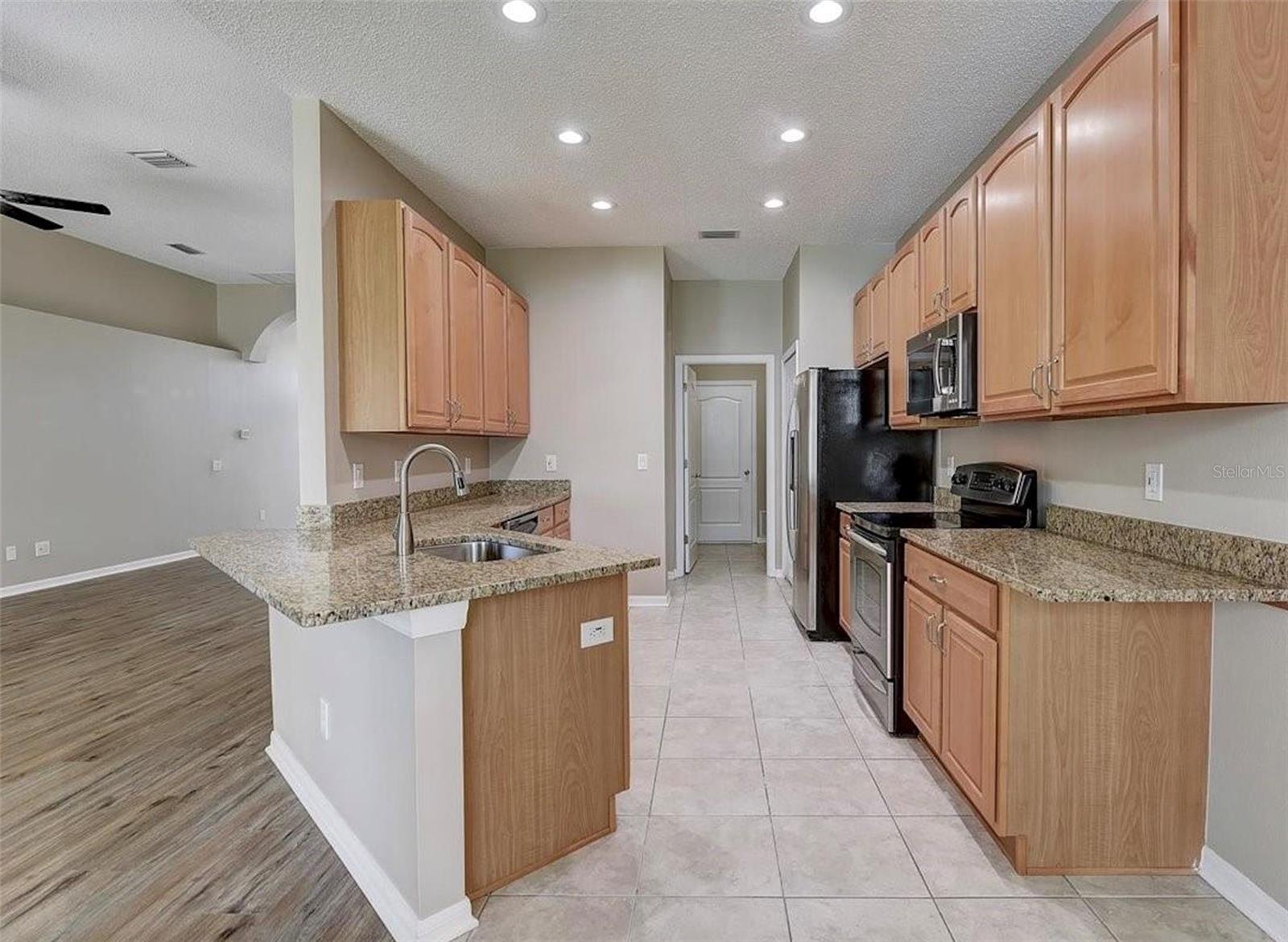 Image 3 of 6 For 4739 Mapletree Loop