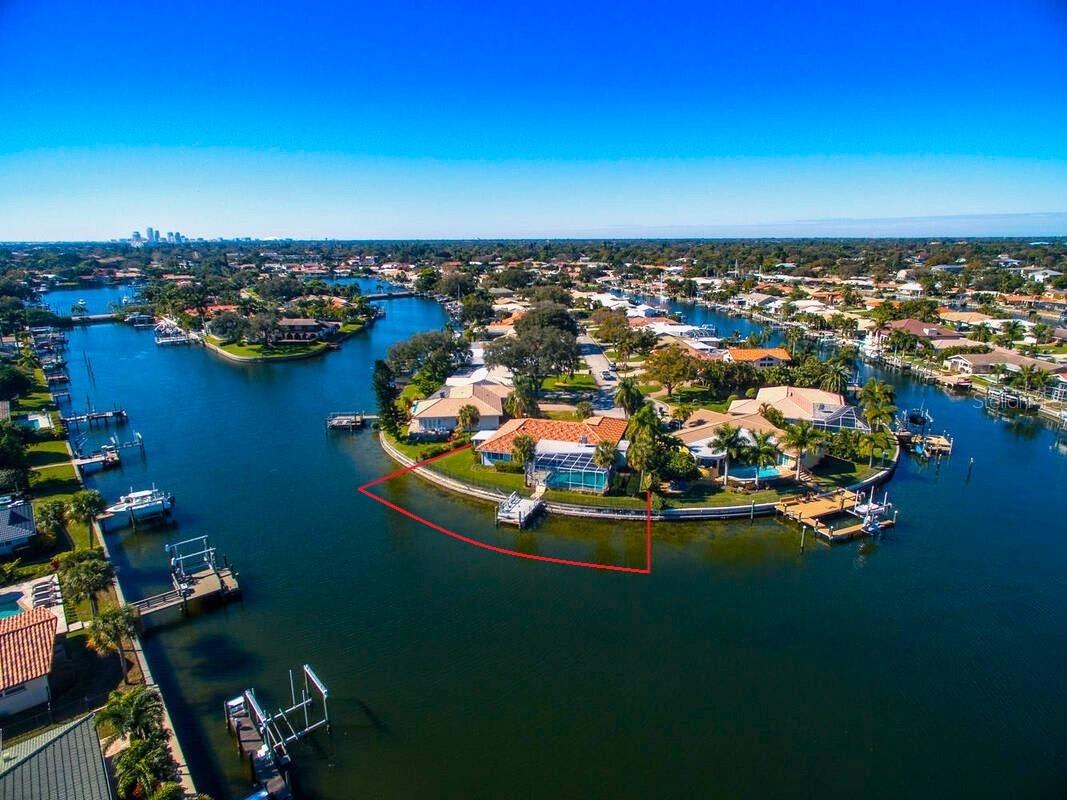 Details for 2096 Massachusetts Avenue Ne, ST PETERSBURG, FL 33703
