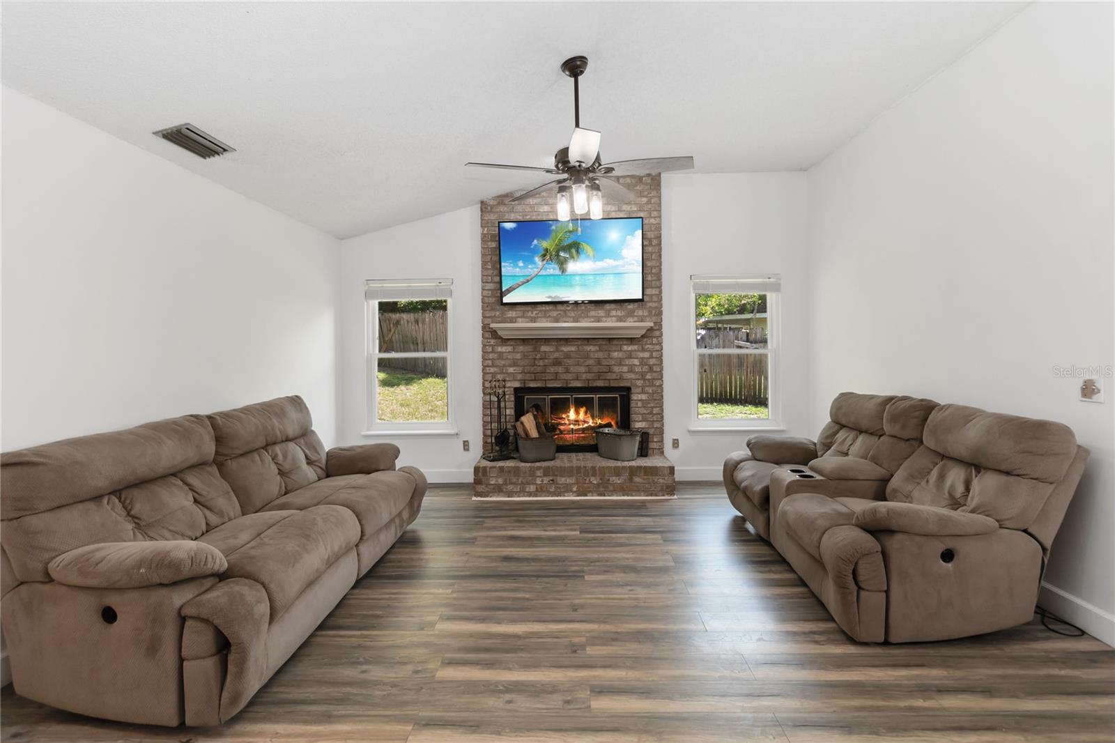 Image 10 of 31 For 722 Swaying Palm Drive