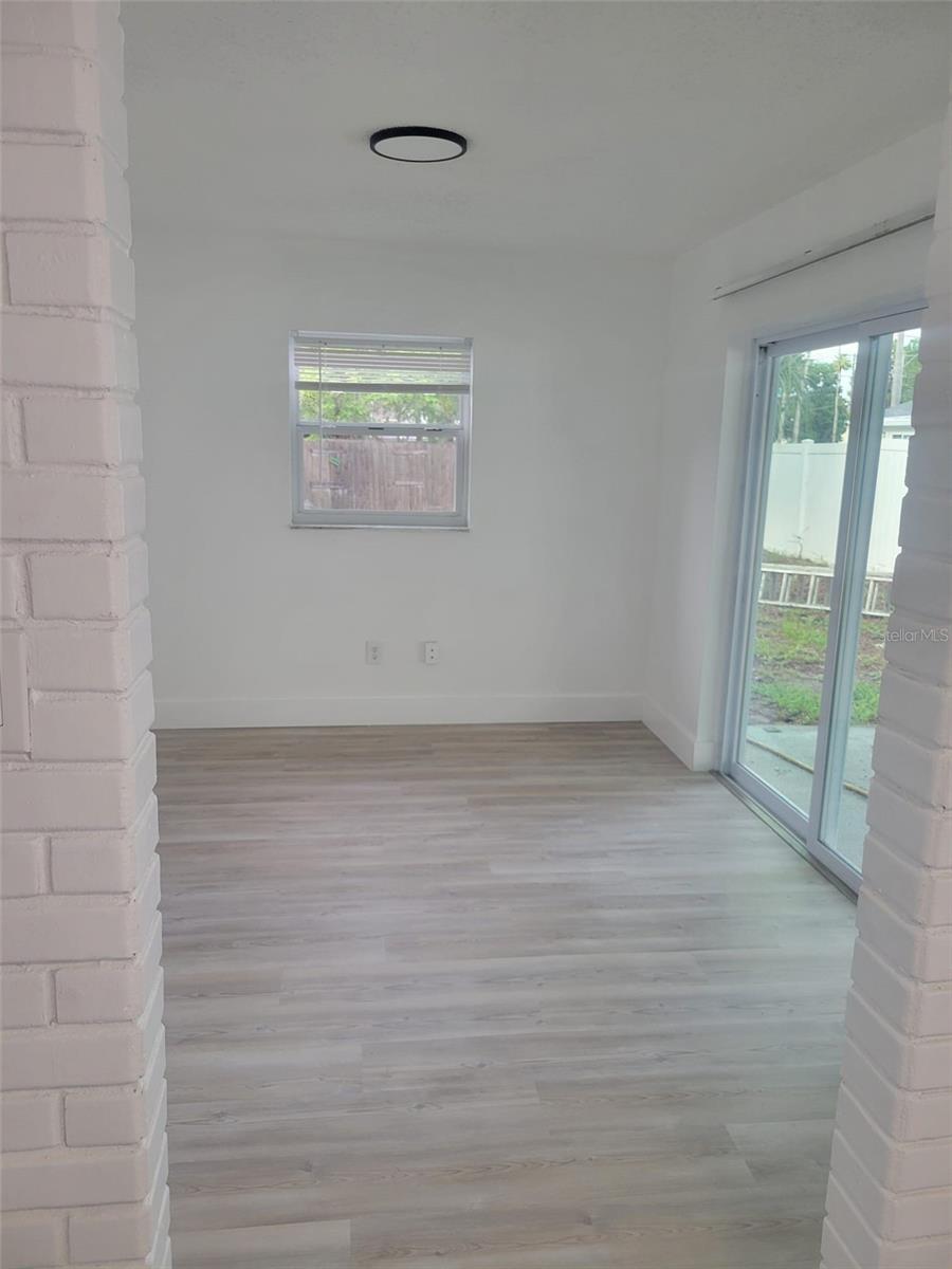 Image 11 of 13 For 904 Winchester Court
