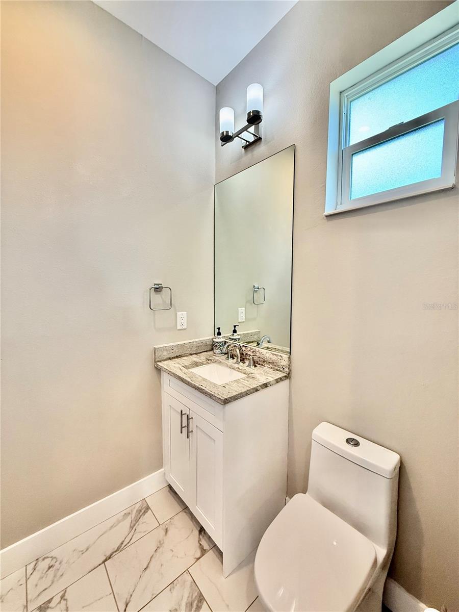 Image 19 of 39 For 4910 Mcelroy Avenue 3