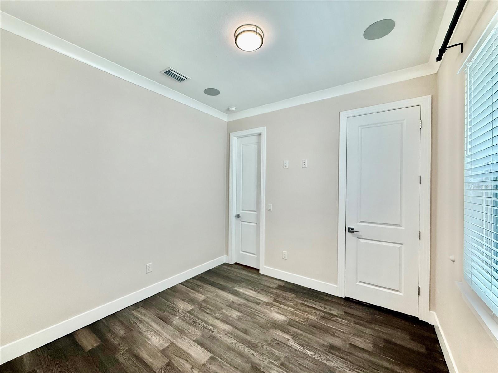 Image 5 of 39 For 4910 Mcelroy Avenue 3