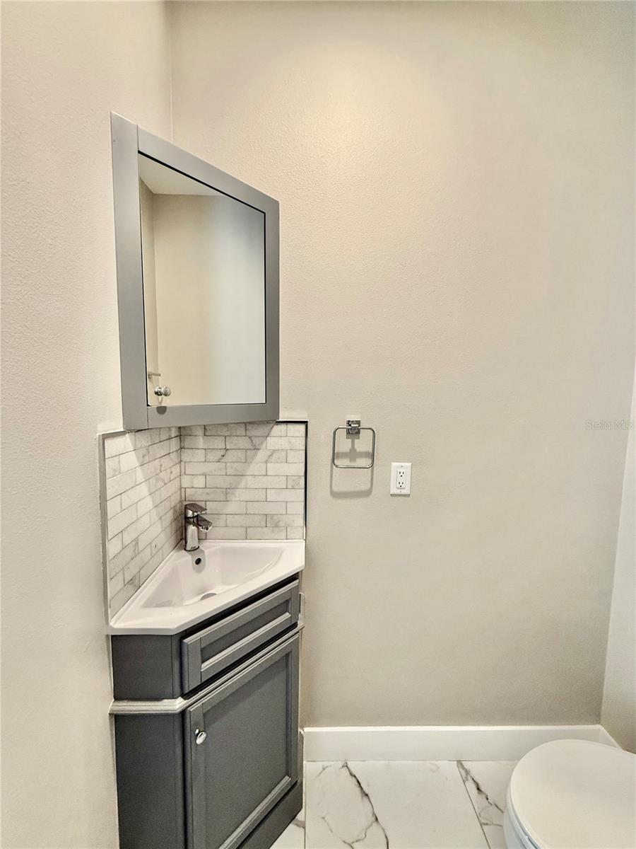 Image 9 of 39 For 4910 Mcelroy Avenue 3