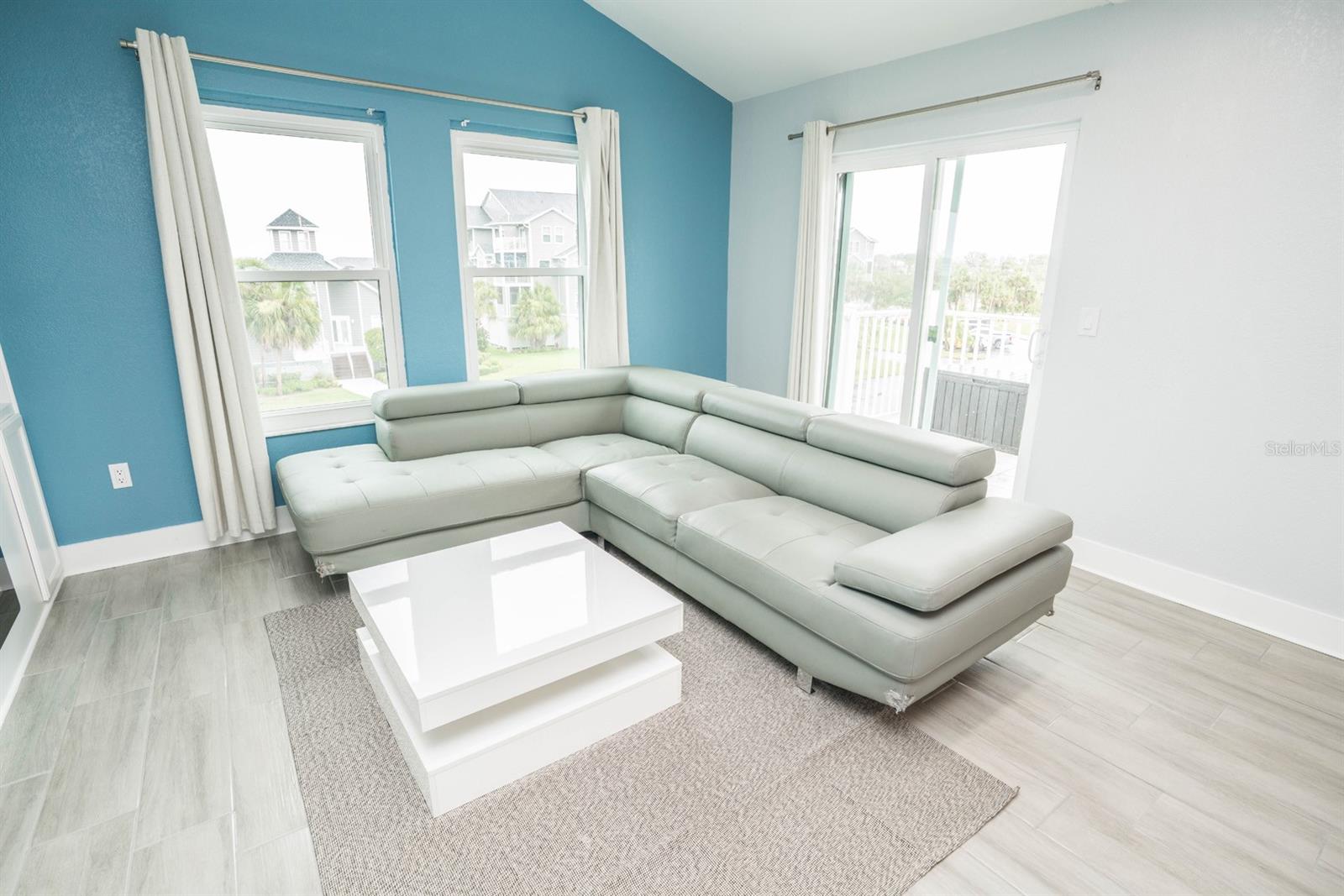 Image 15 of 30 For 5712 Biscayne Court 201