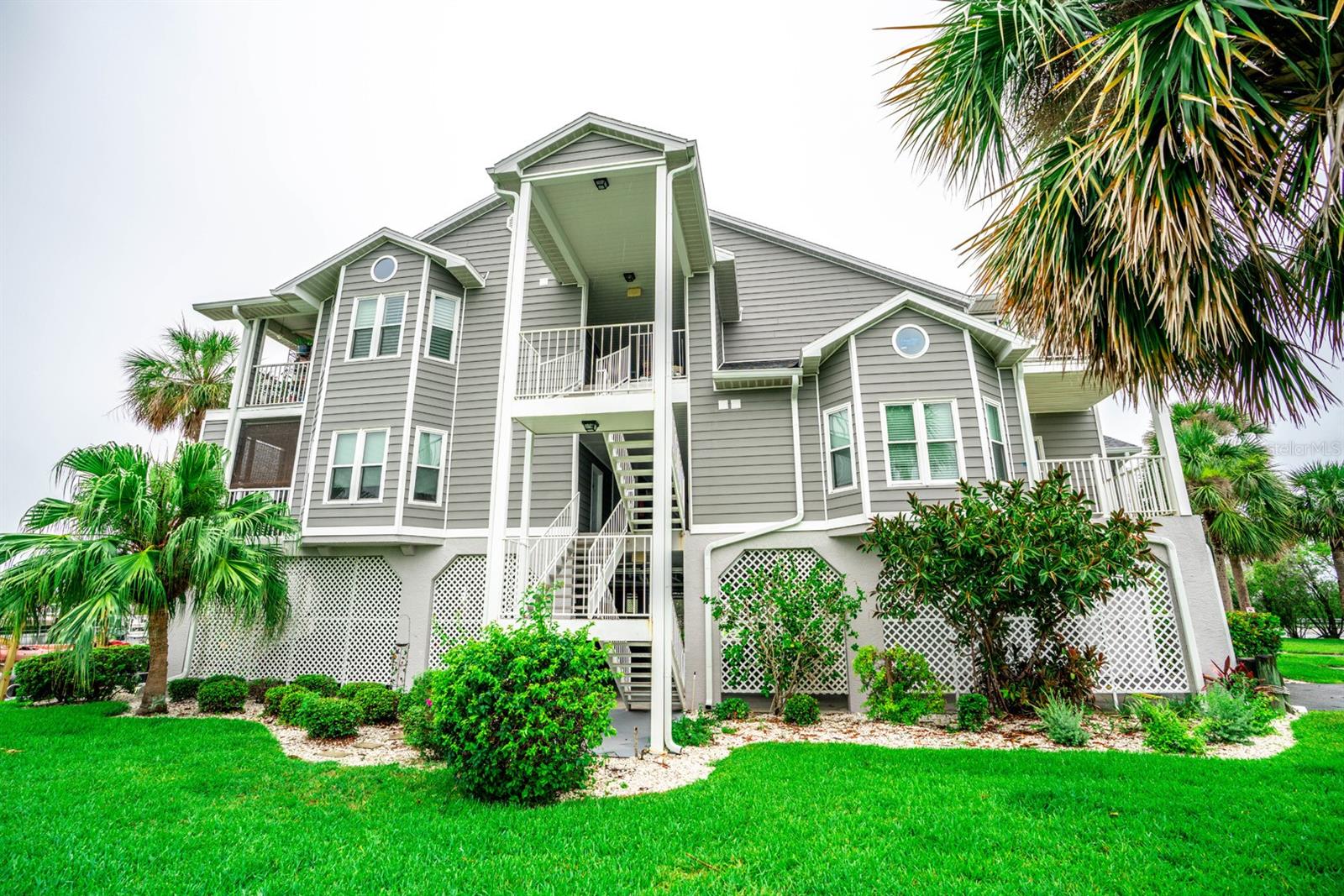 Image 4 of 30 For 5712 Biscayne Court 201