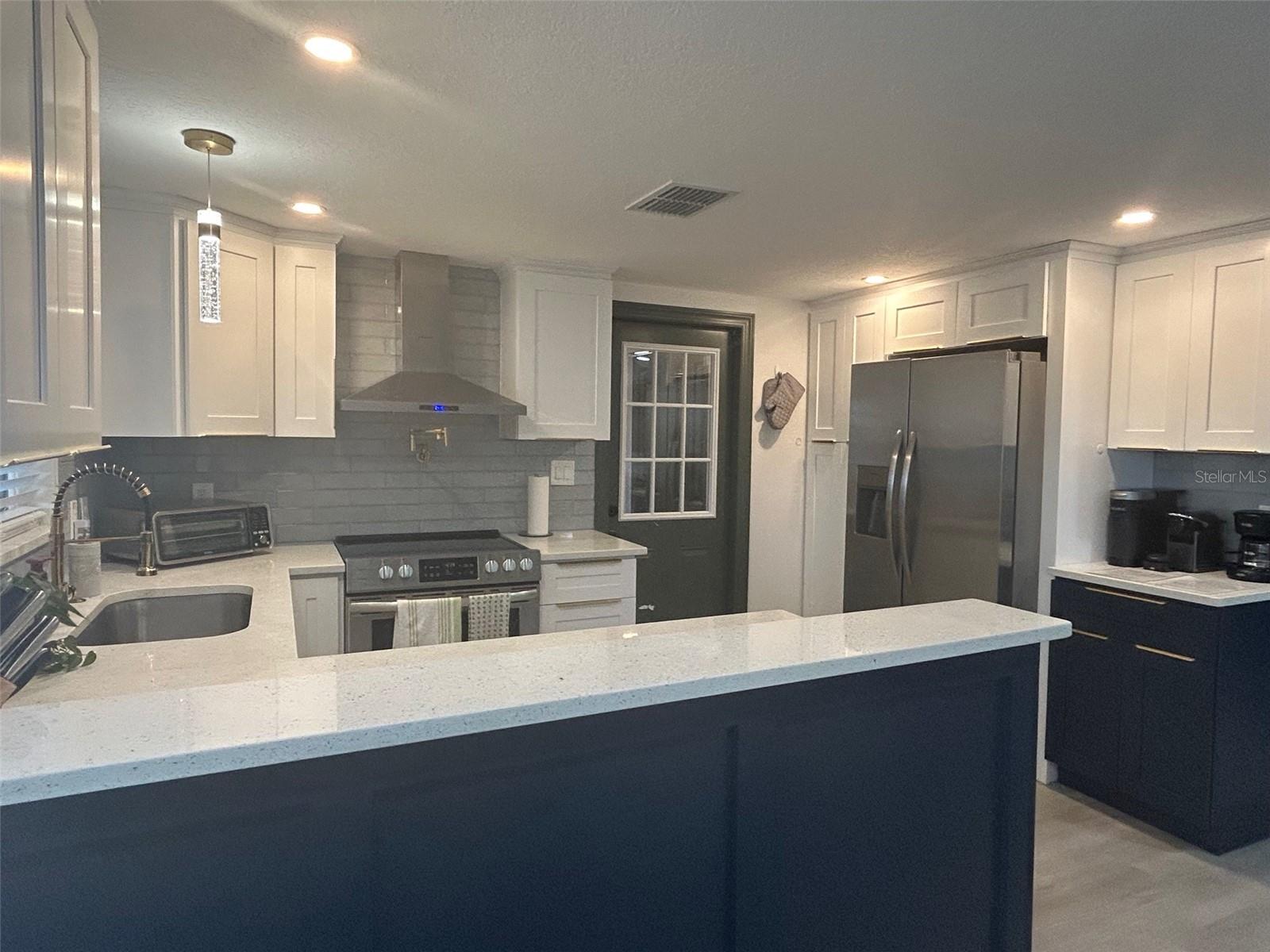 Image 4 of 24 For 3926 10th Avenue N