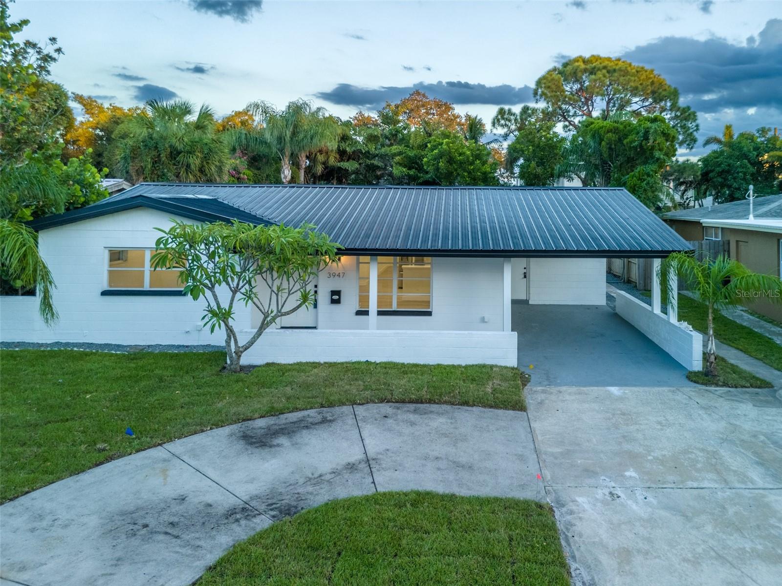 Details for 3947 Overlook Drive Ne, ST PETERSBURG, FL 33703