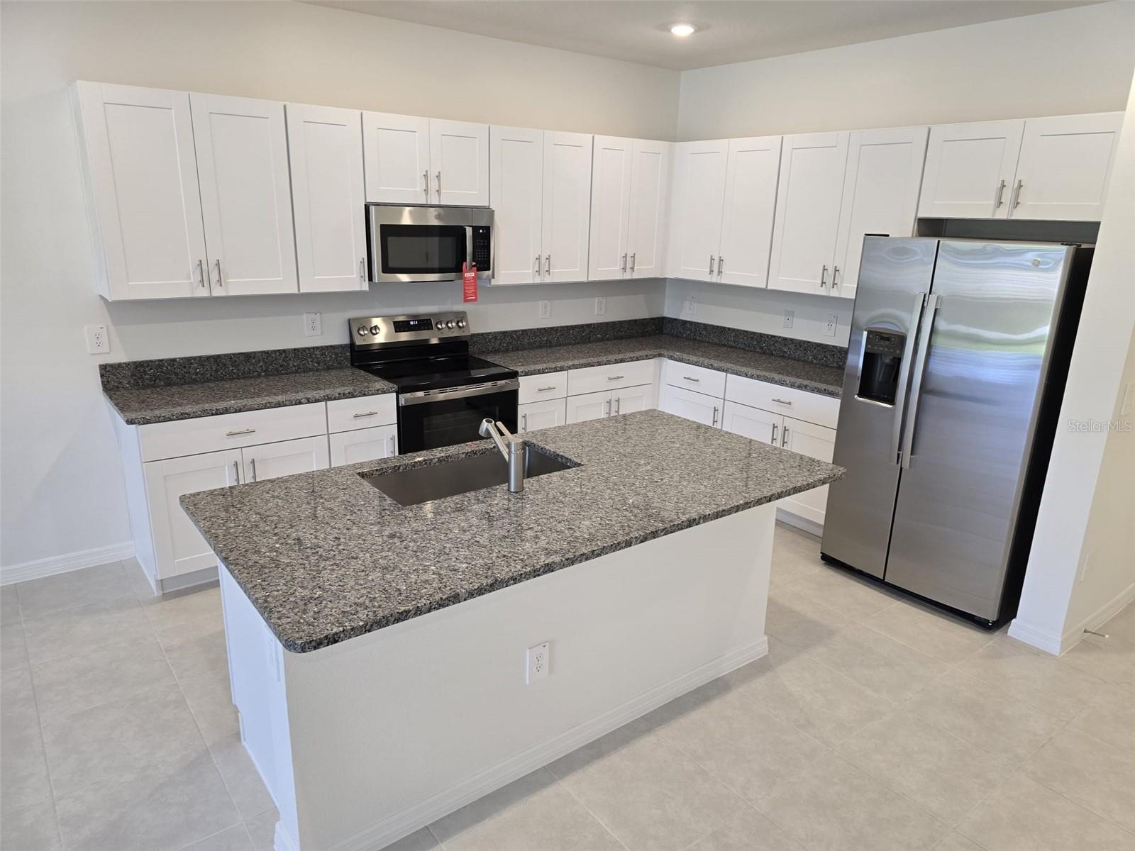 Image 15 of 38 For 10810 Fort White Court