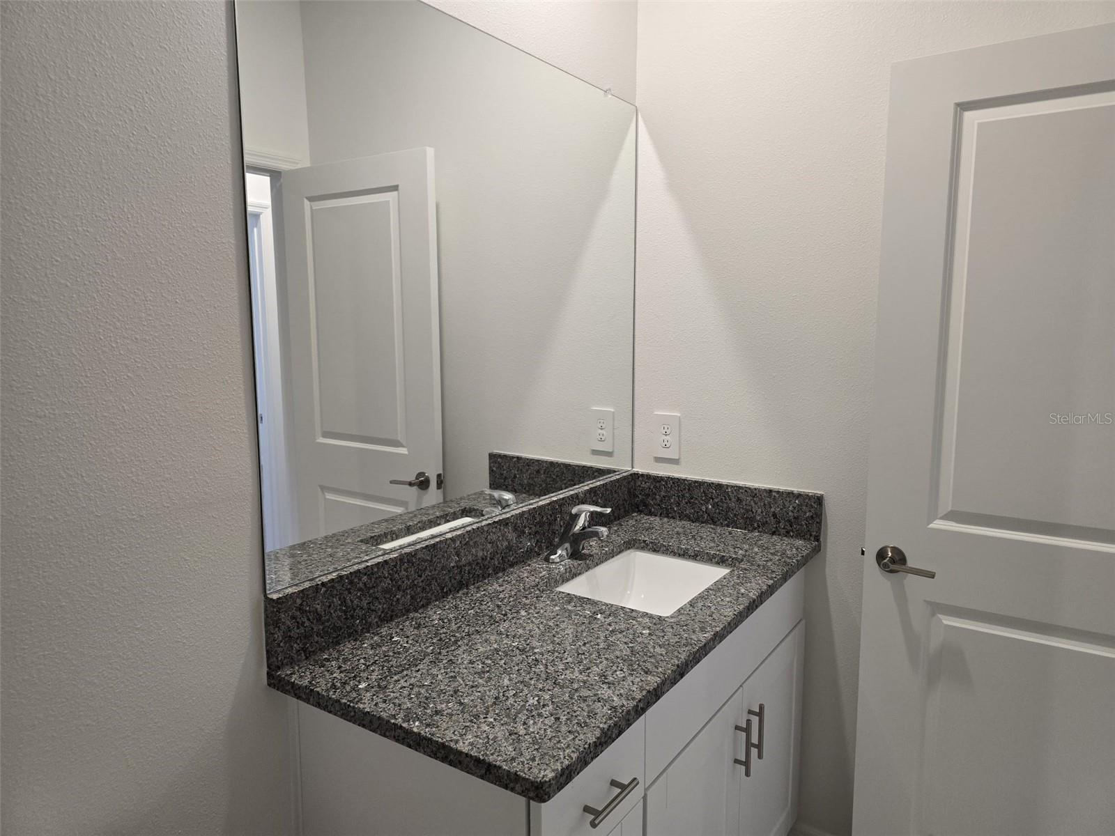 Image 18 of 38 For 10810 Fort White Court