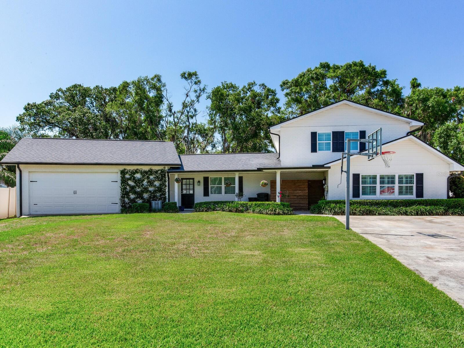 Listing photo id 6 for 3724 Fawn Grove Court