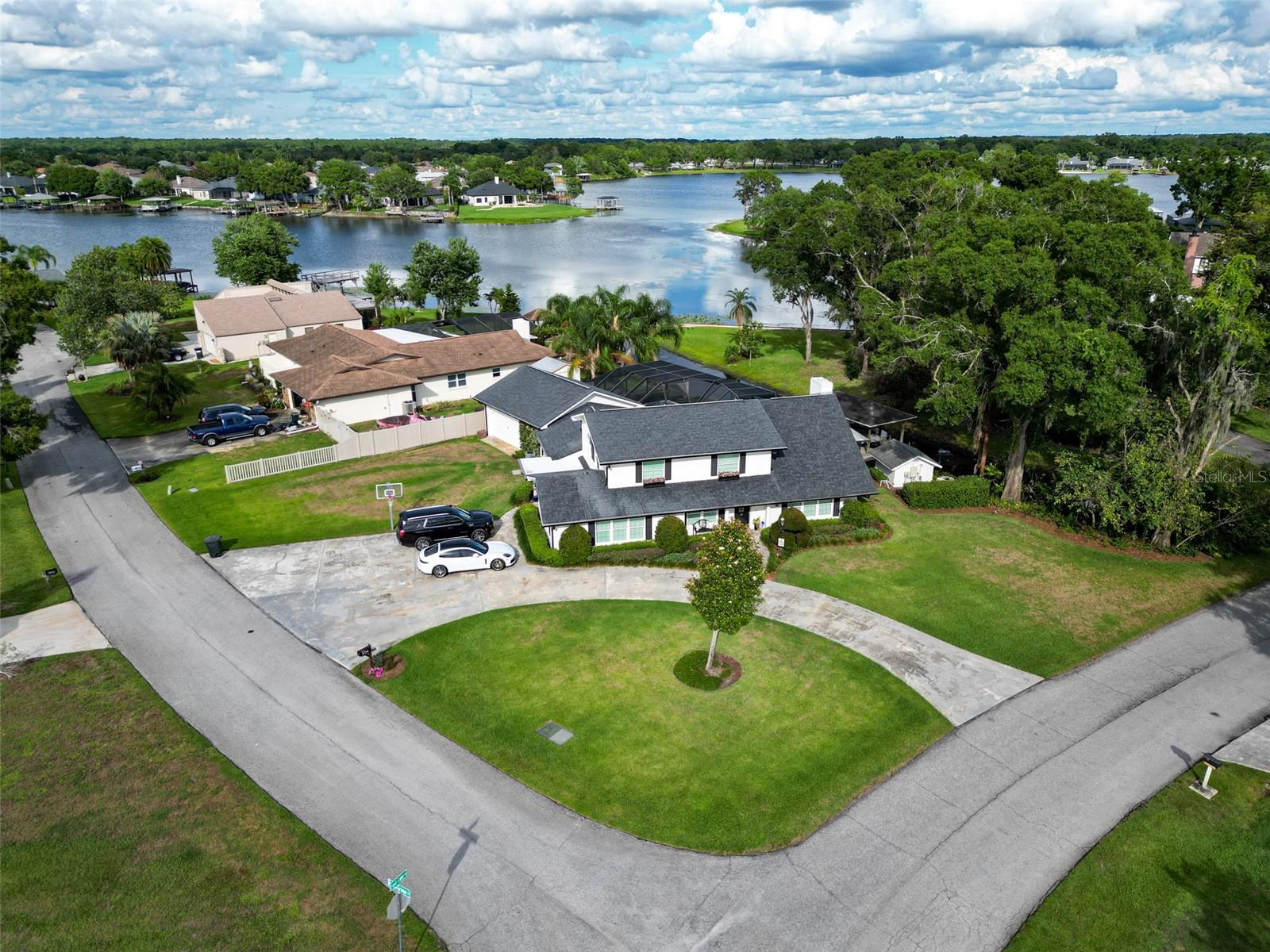 Listing photo id 80 for 3724 Fawn Grove Court