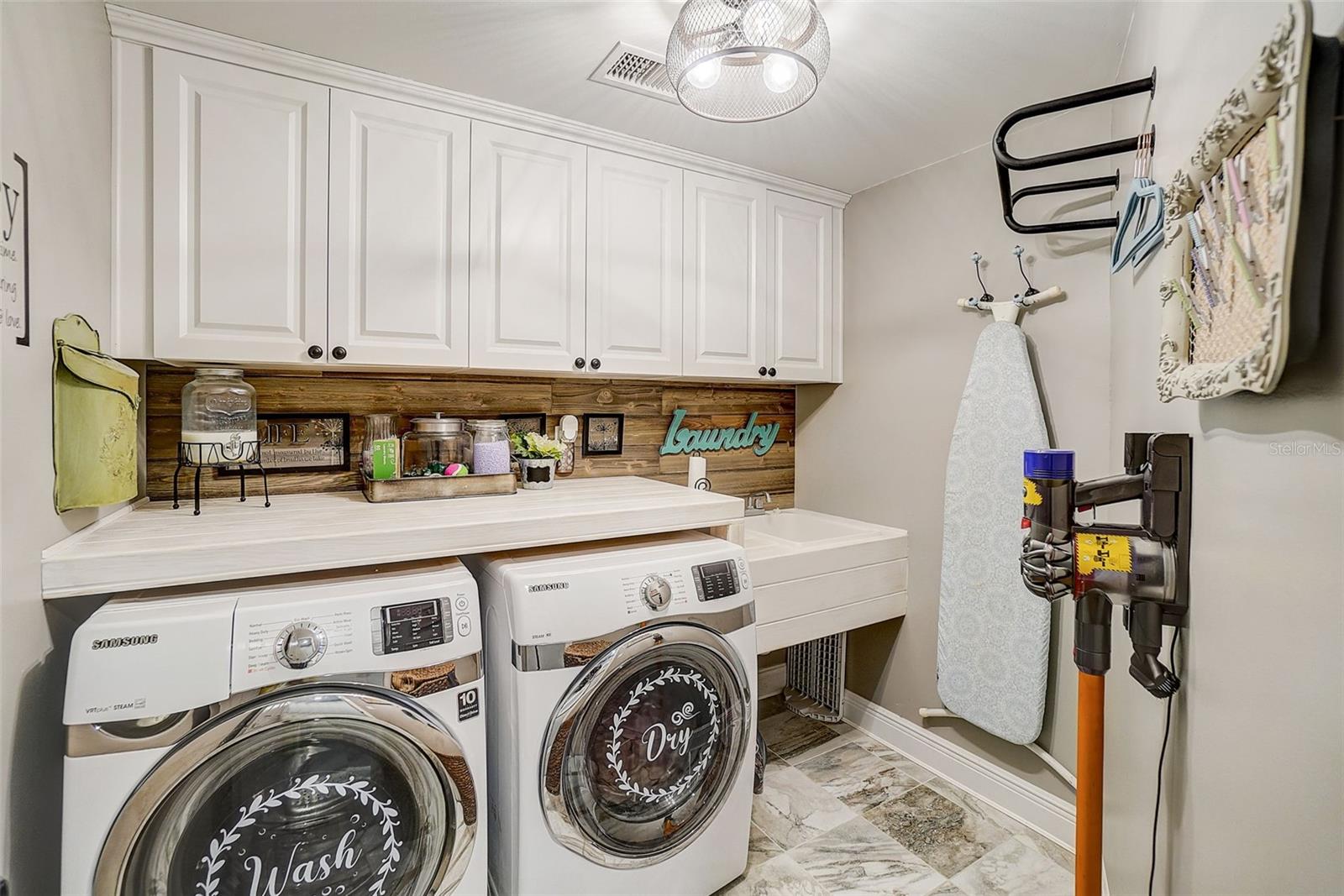 Image 12 of 42 For 611 Shore Drive E