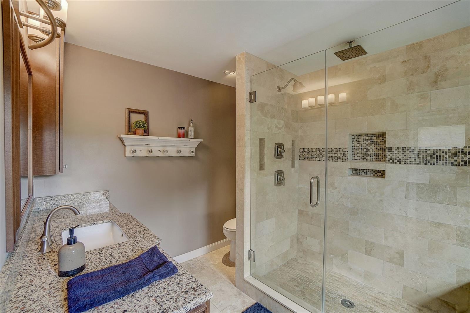 Image 15 of 42 For 611 Shore Drive E