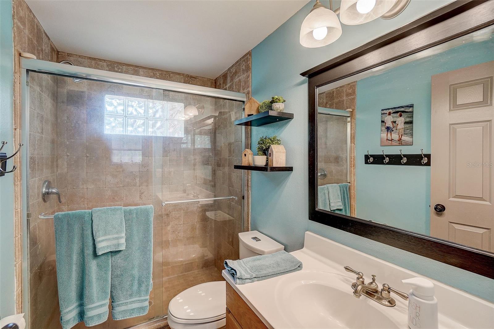 Image 18 of 42 For 611 Shore Drive E