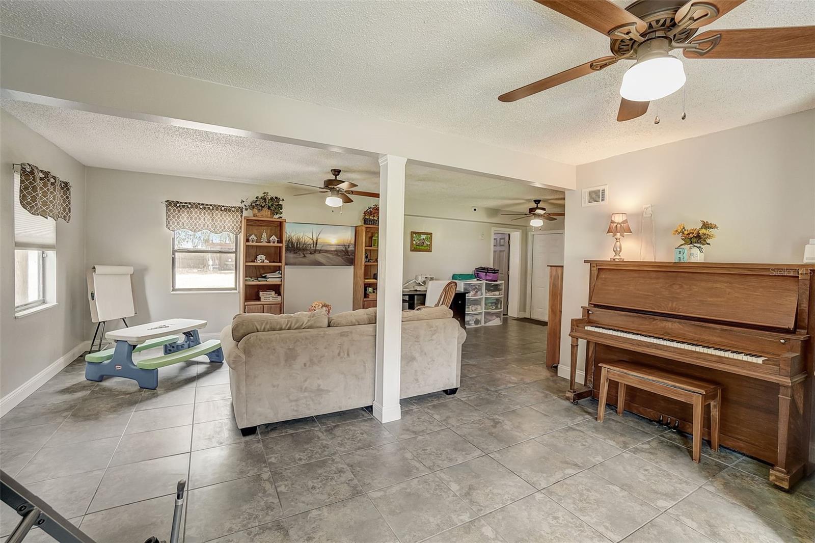 Image 21 of 42 For 611 Shore Drive E