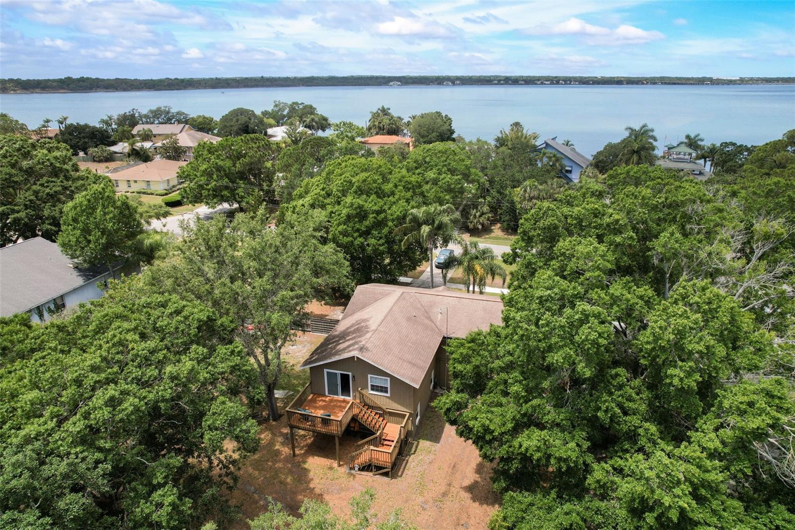 Image 3 of 42 For 611 Shore Drive E