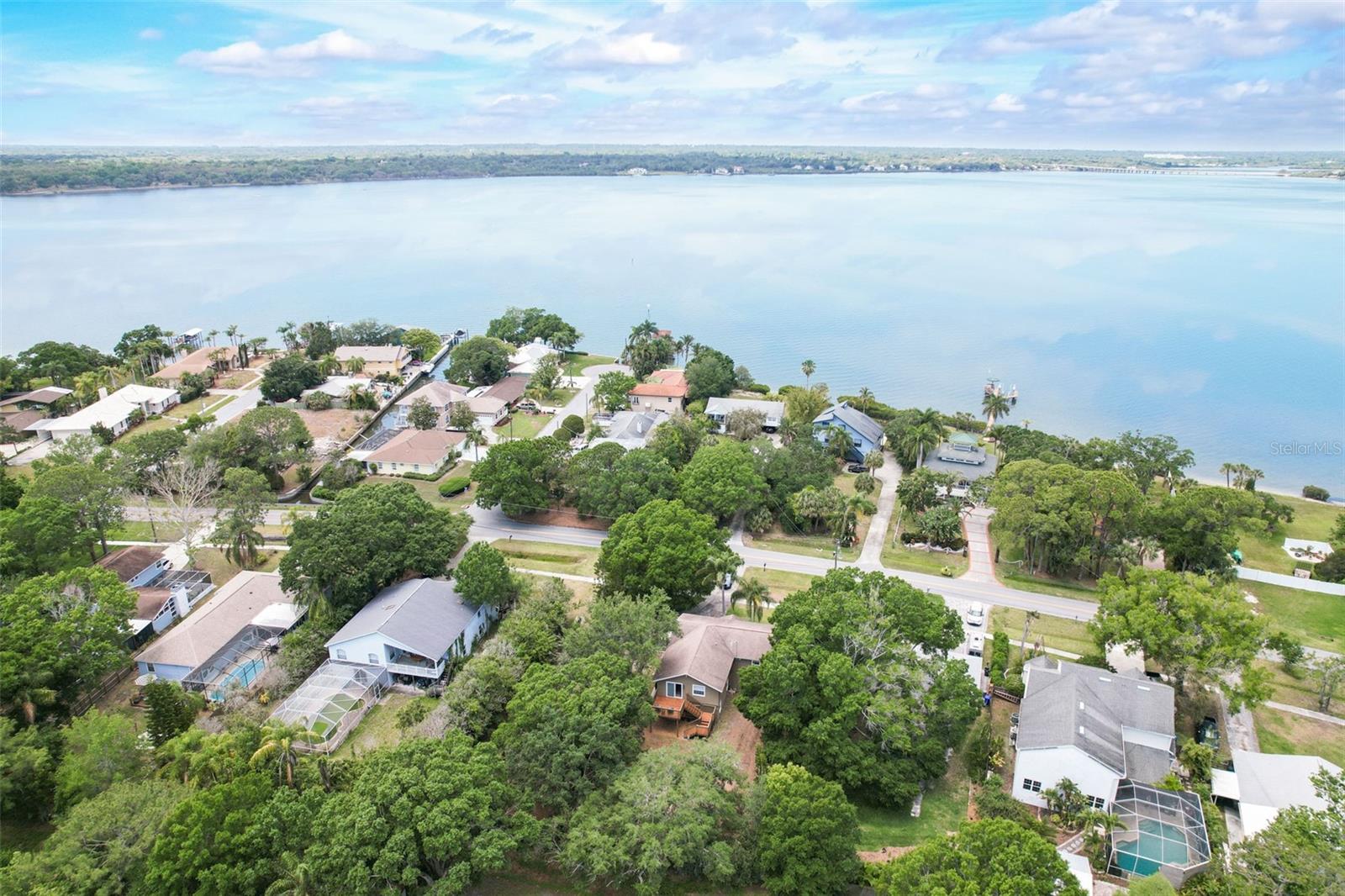 Image 34 of 42 For 611 Shore Drive E
