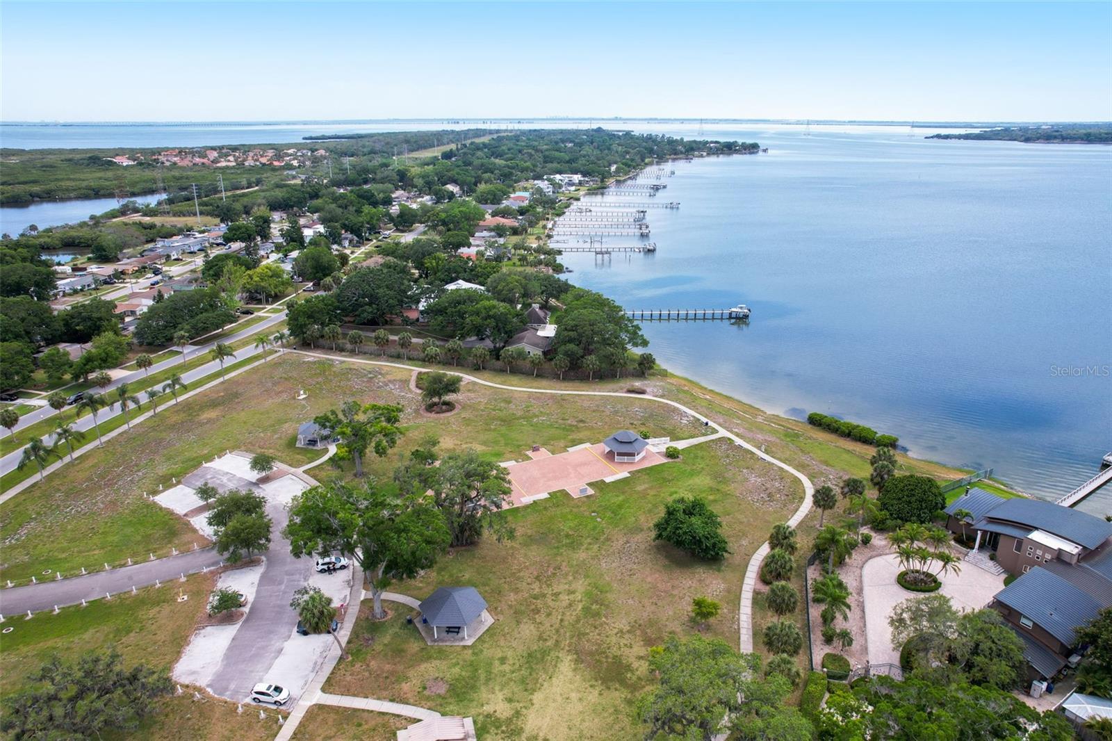 Image 40 of 42 For 611 Shore Drive E