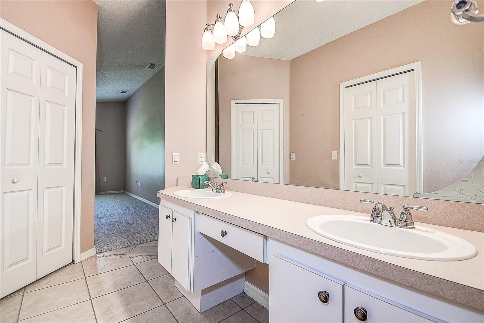 Image 18 of 31 For 11121 Cherrywood Court