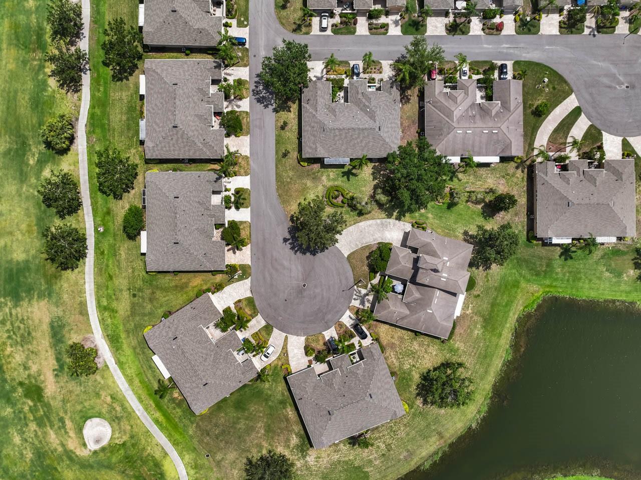 Image 41 of 76 For 2490 Kensington Greens Drive 0