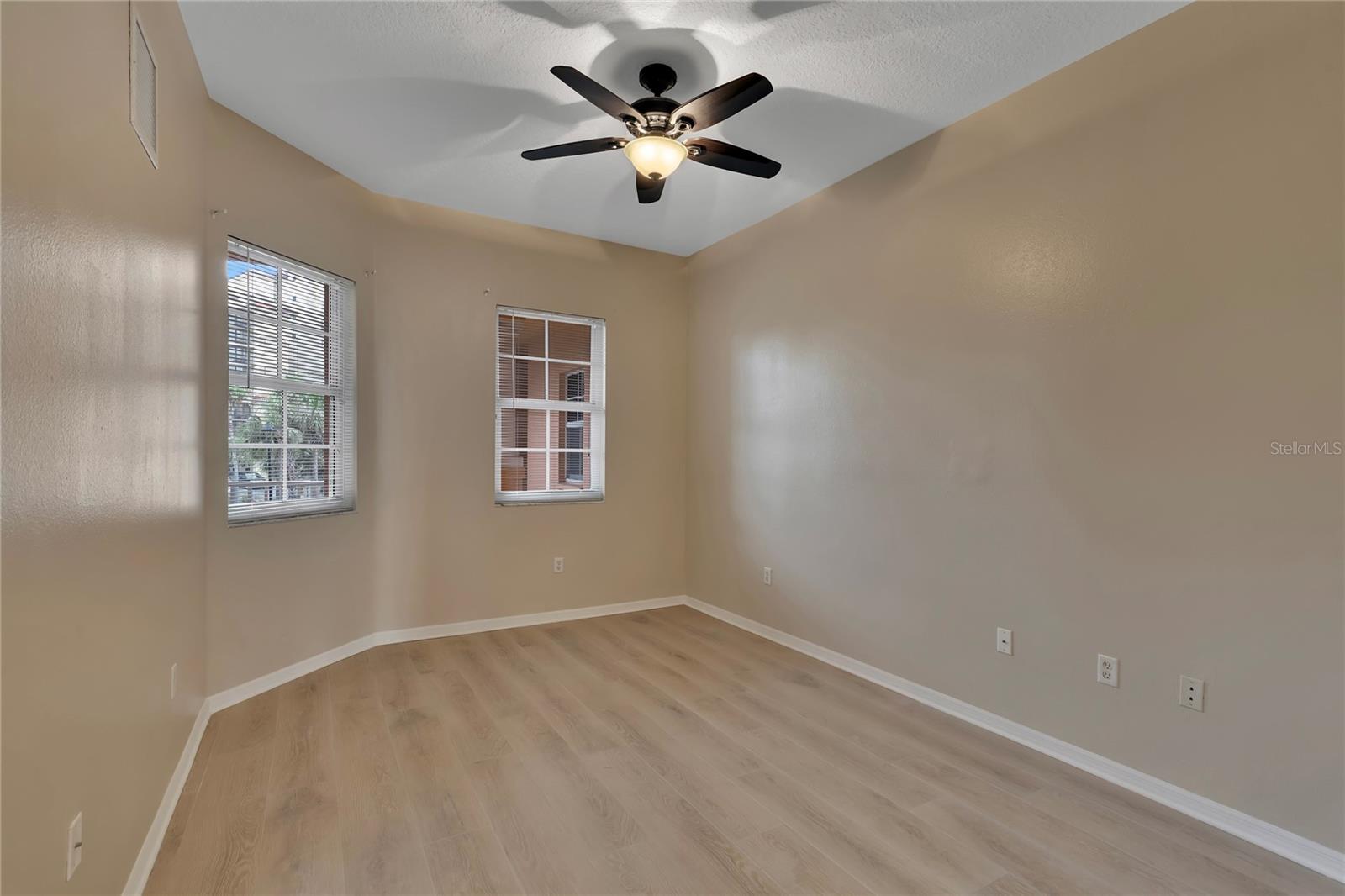 Listing photo id 11 for 530 Gulfview Boulevard 203