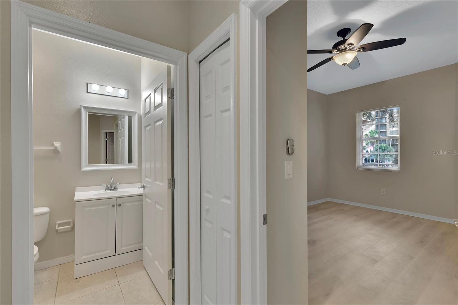 Listing photo id 14 for 530 Gulfview Boulevard 203