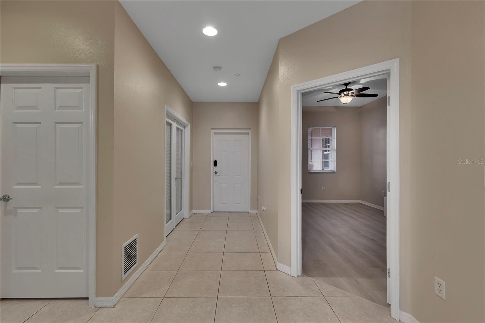 Listing photo id 19 for 530 Gulfview Boulevard 203