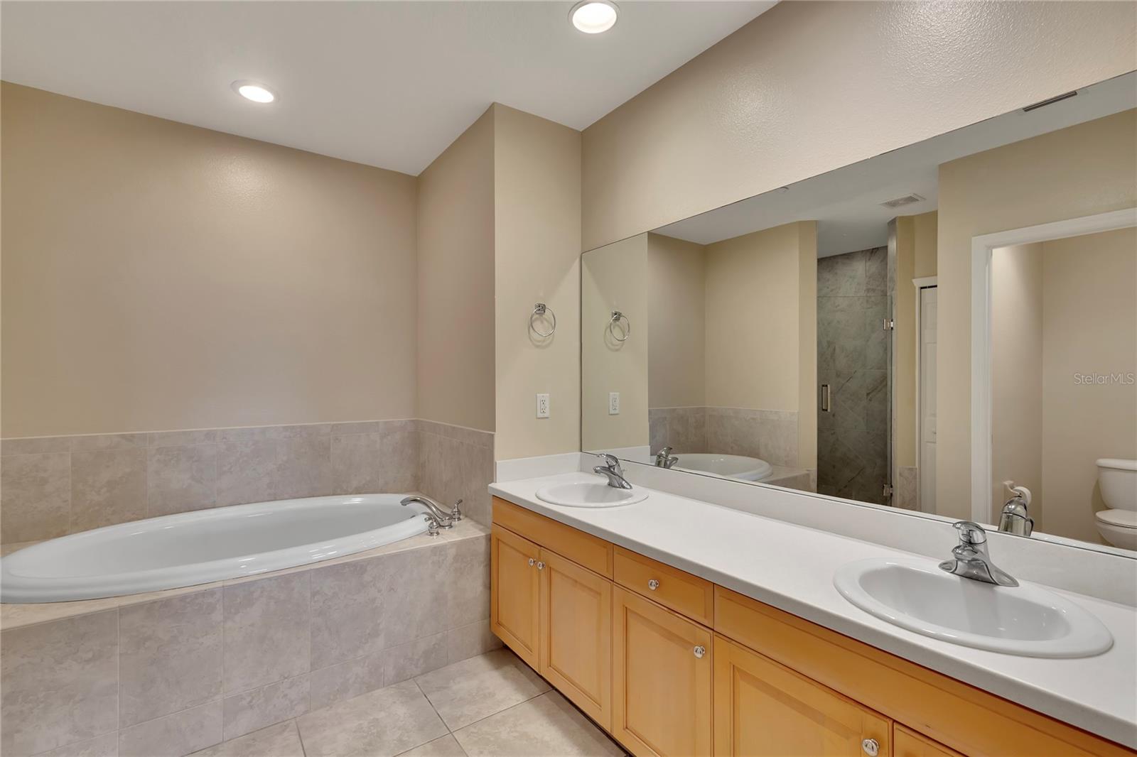 Listing photo id 25 for 530 Gulfview Boulevard 203
