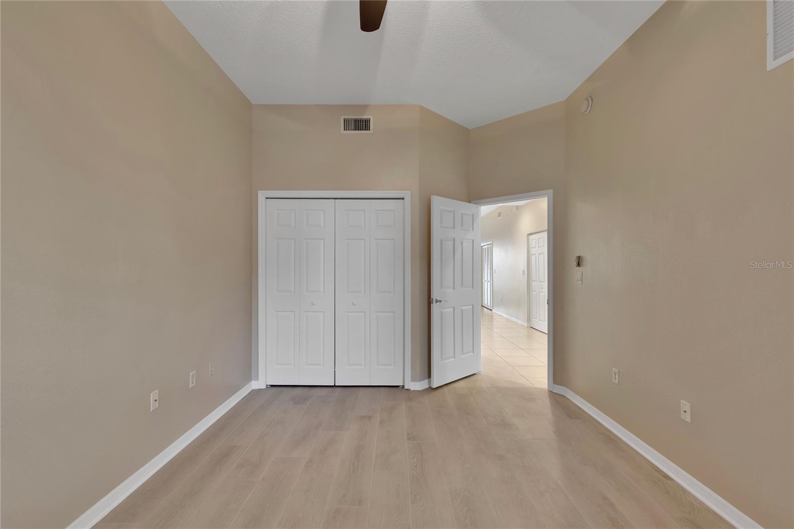 Listing photo id 29 for 530 Gulfview Boulevard 203