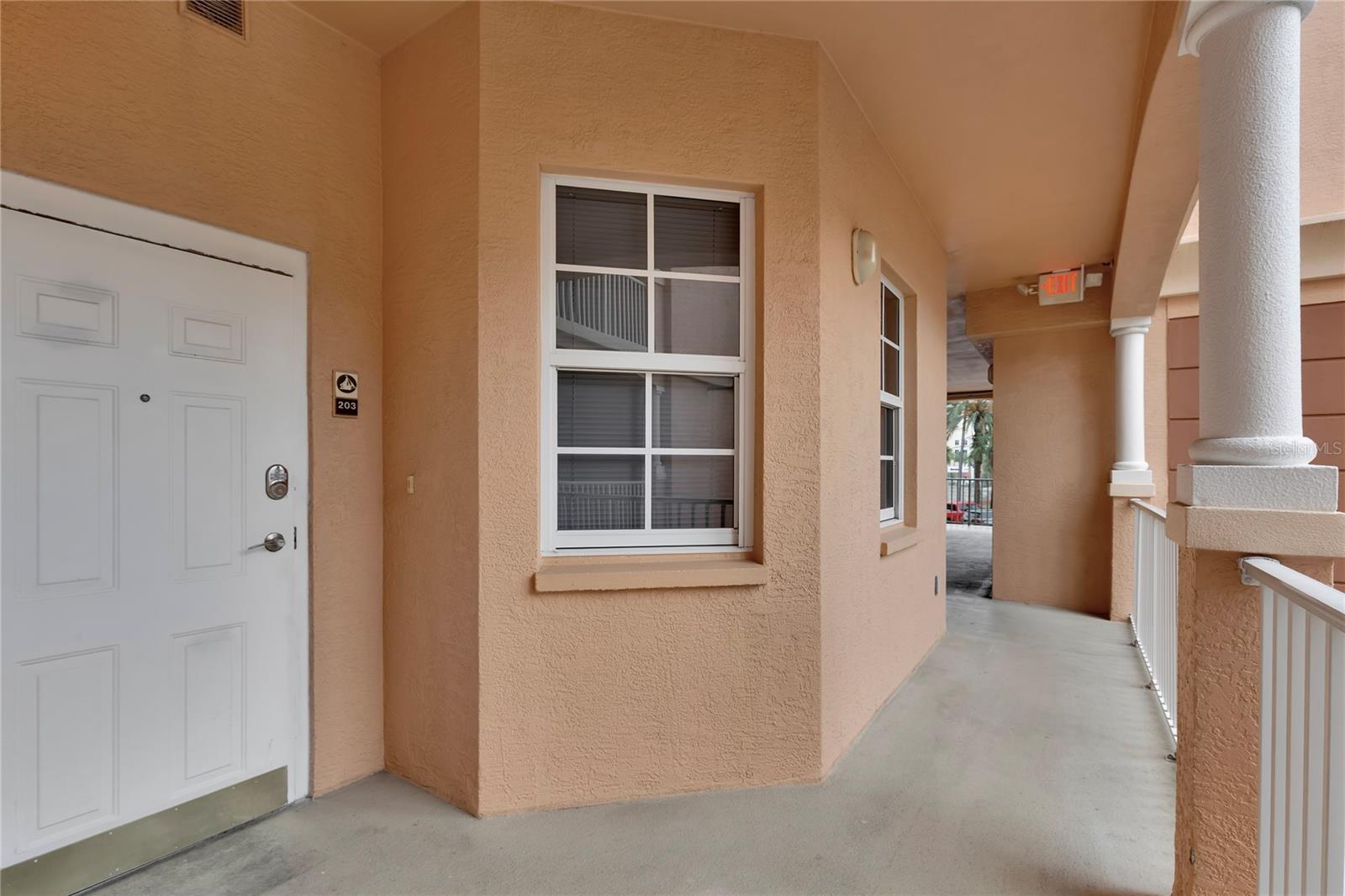 Listing photo id 30 for 530 Gulfview Boulevard 203