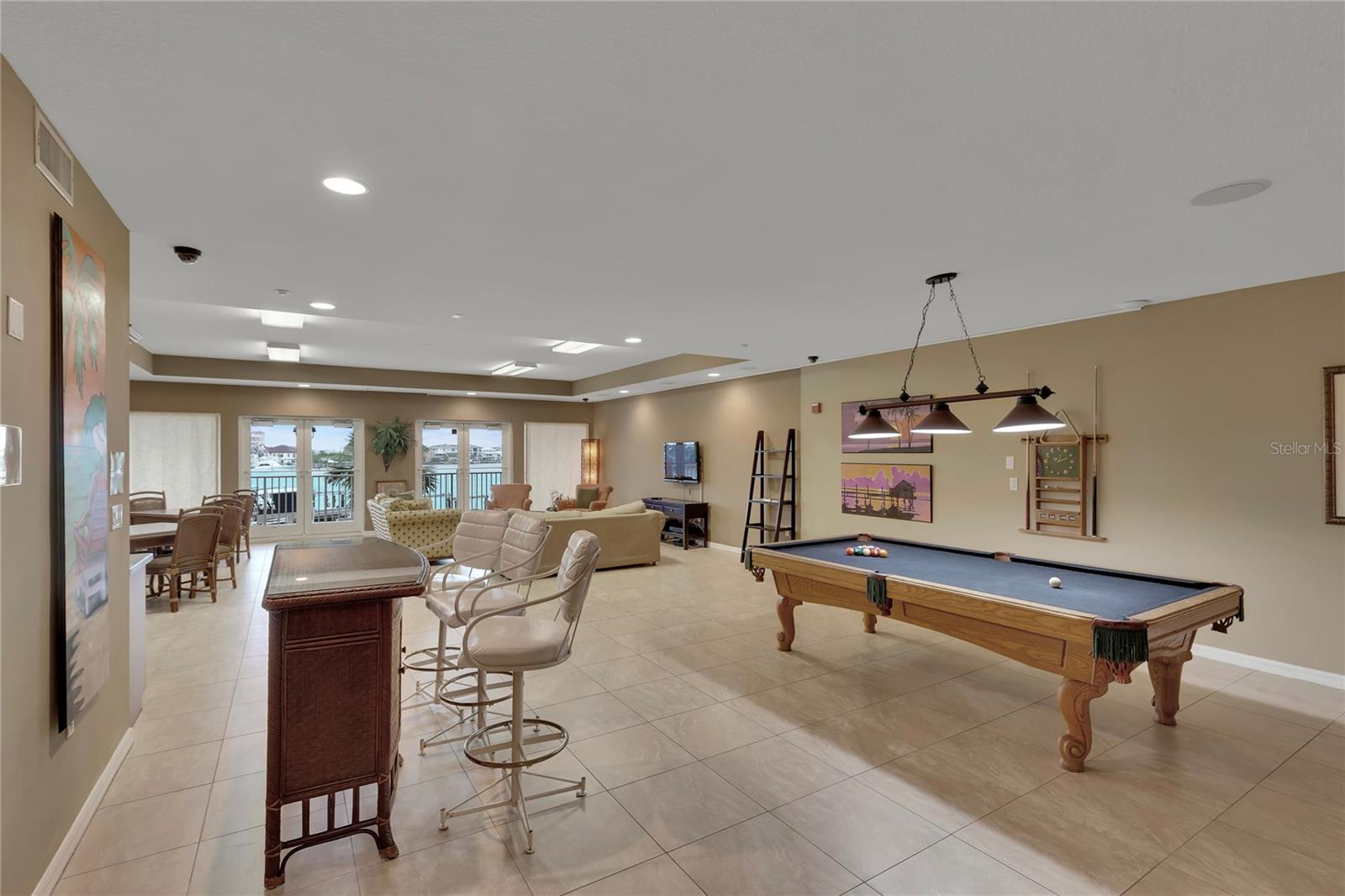Listing photo id 32 for 530 Gulfview Boulevard 203