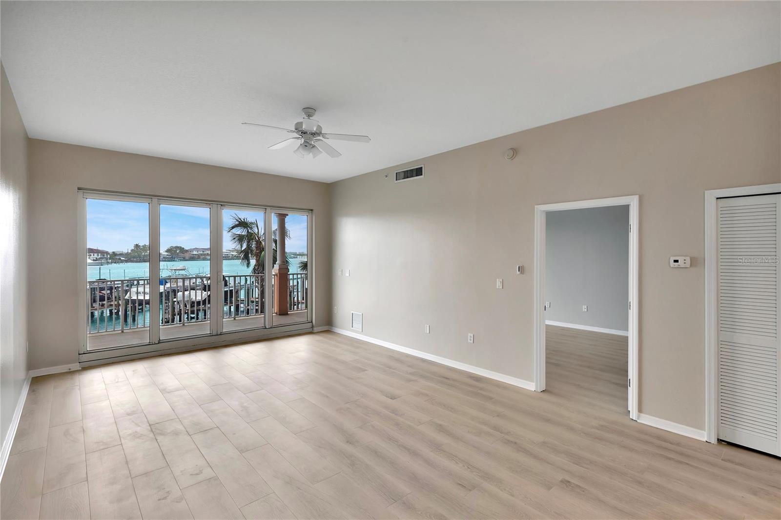 Listing photo id 2 for 530 Gulfview Boulevard 203