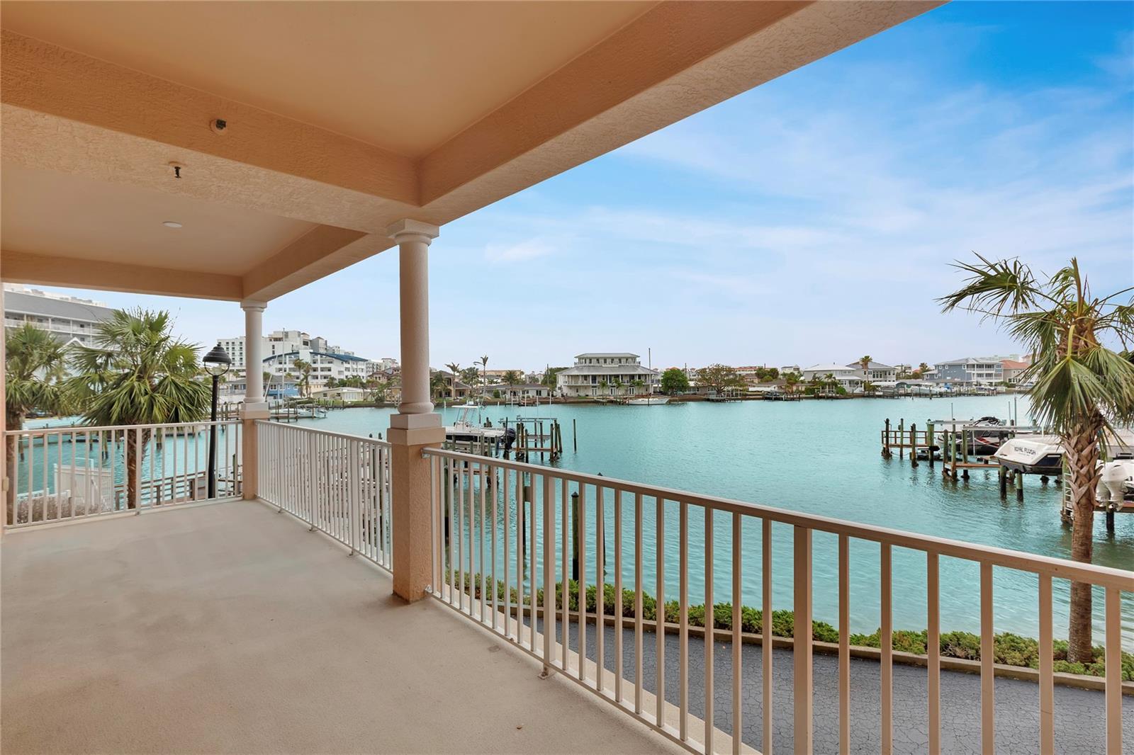 Listing photo id 4 for 530 Gulfview Boulevard 203