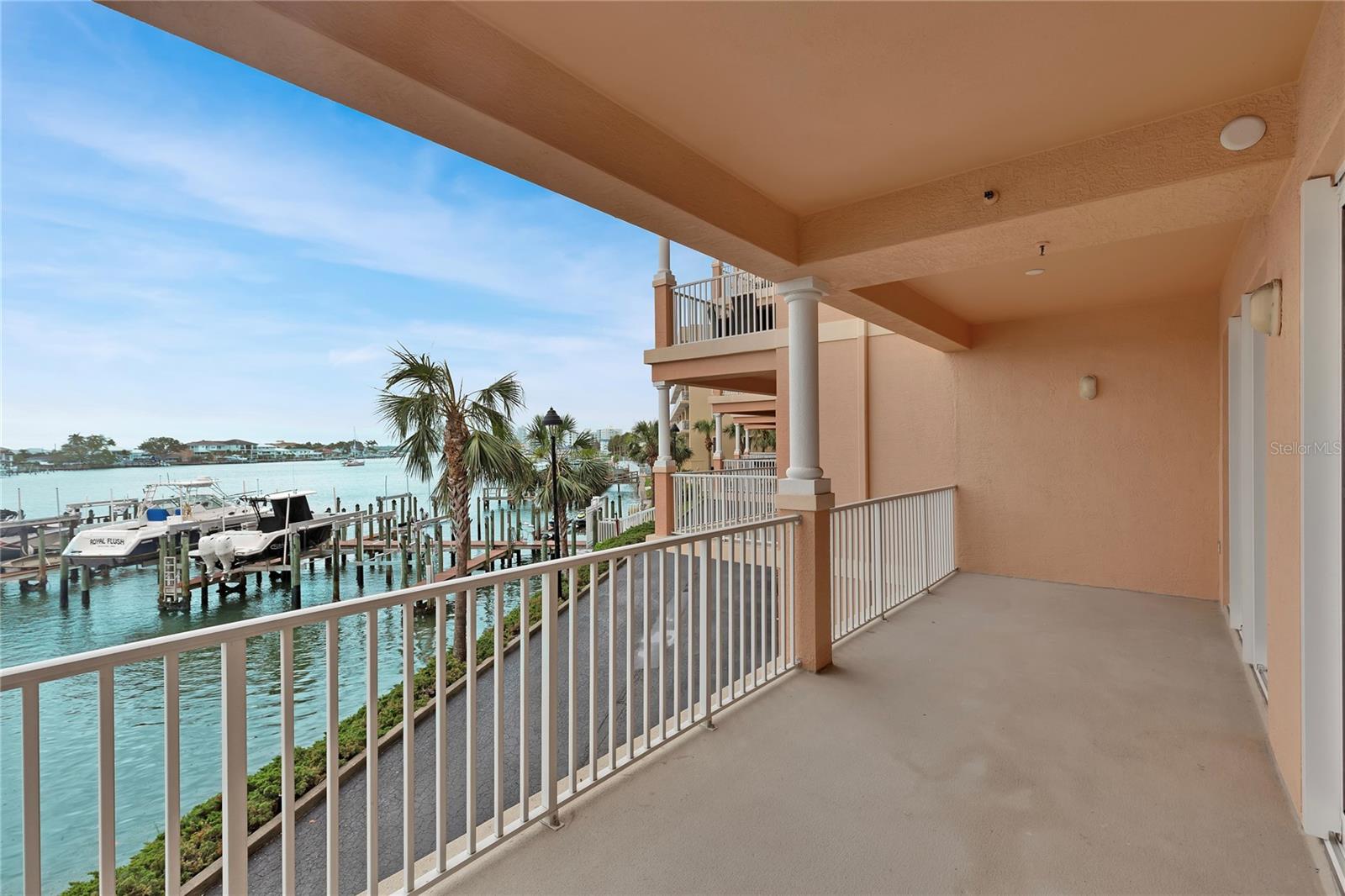 Listing photo id 5 for 530 Gulfview Boulevard 203