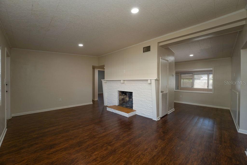 Image 3 of 40 For 1625 Mockingbird Lane