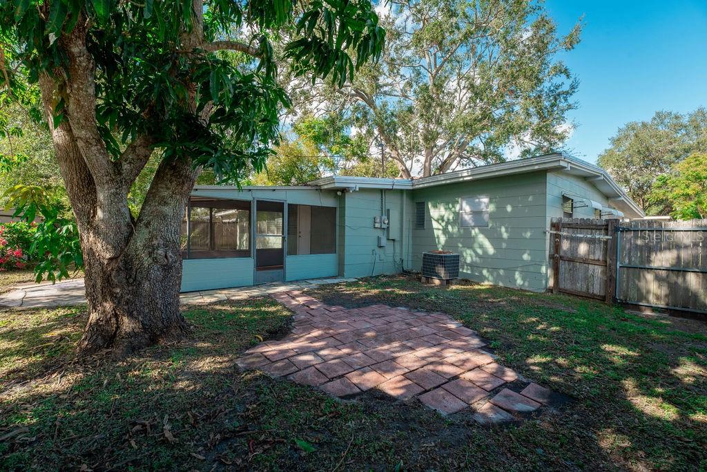 Image 31 of 40 For 1625 Mockingbird Lane