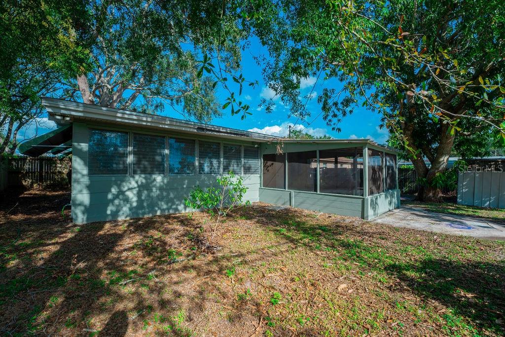 Image 33 of 40 For 1625 Mockingbird Lane