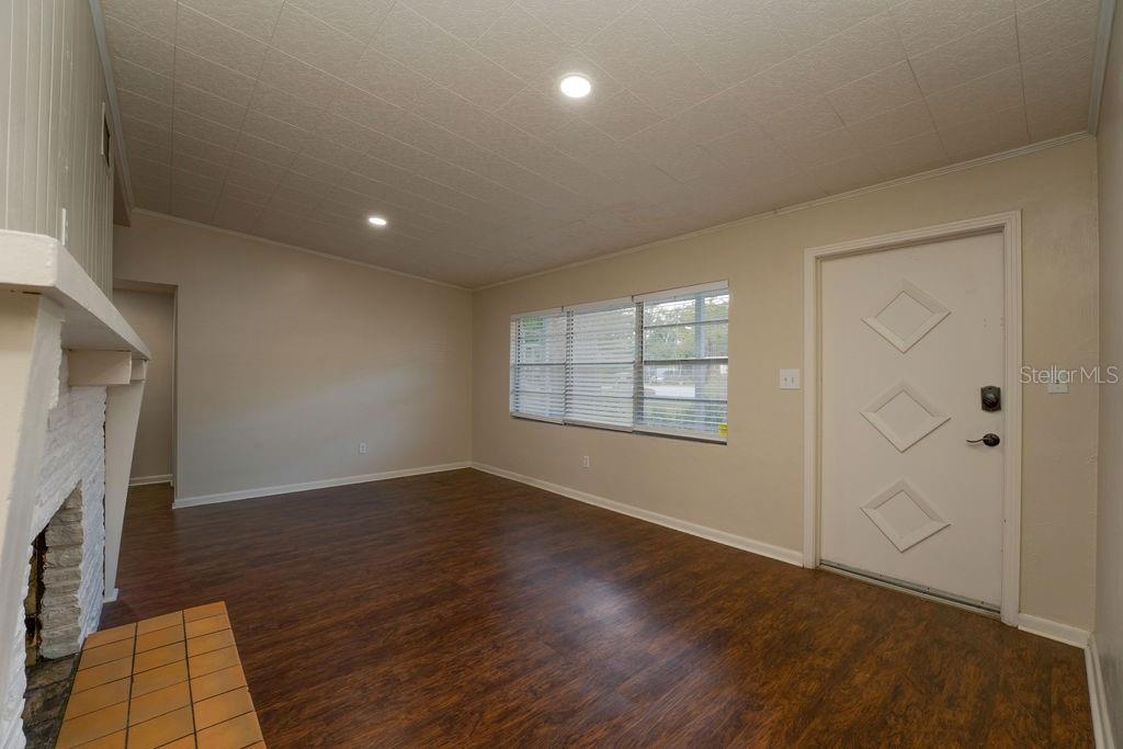 Image 5 of 40 For 1625 Mockingbird Lane