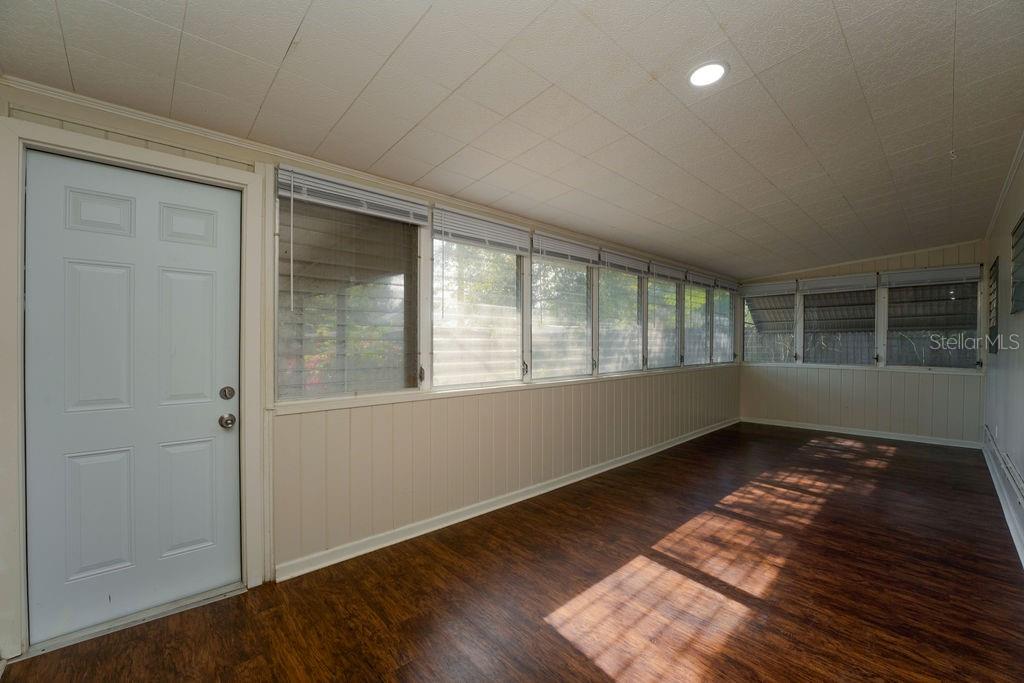 Image 9 of 40 For 1625 Mockingbird Lane