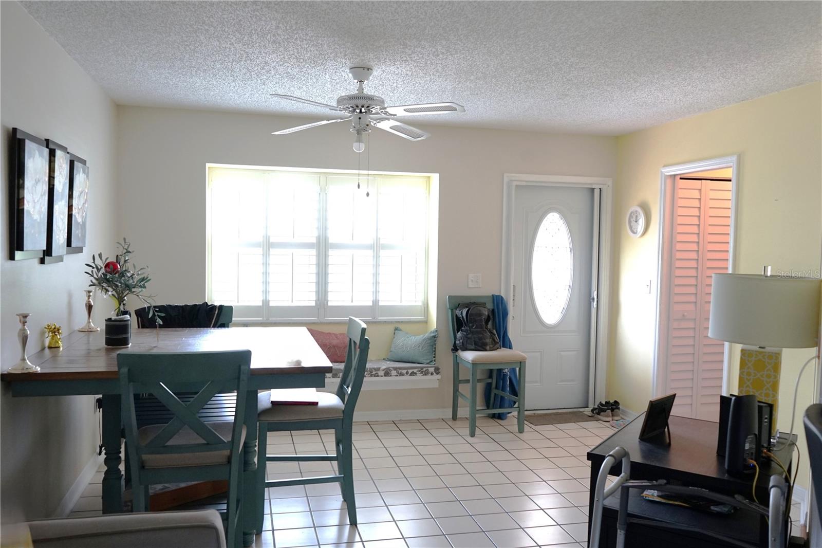 Image 2 of 40 For 413 Lake Point Court 4b