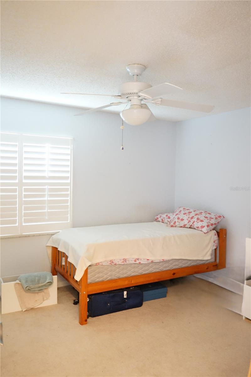 Image 20 of 40 For 413 Lake Point Court 4b